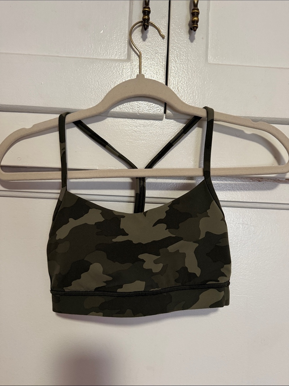 Lululemon y flow sports bra